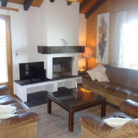Spacious With Garden Furniture Apartment *
