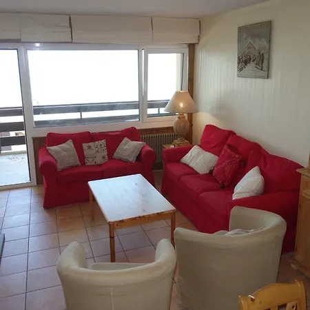 Spacious With Garden Furniture Apartment *