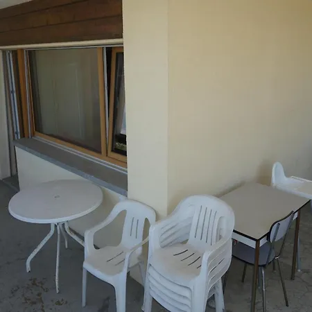Spacious With Garden Furniture Apartment *
