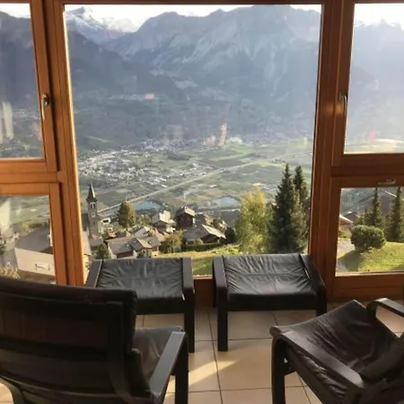 Apartment Spacious With Garden Furniture *