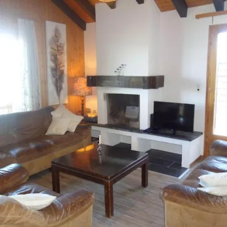 Spacious With Garden Furniture *
