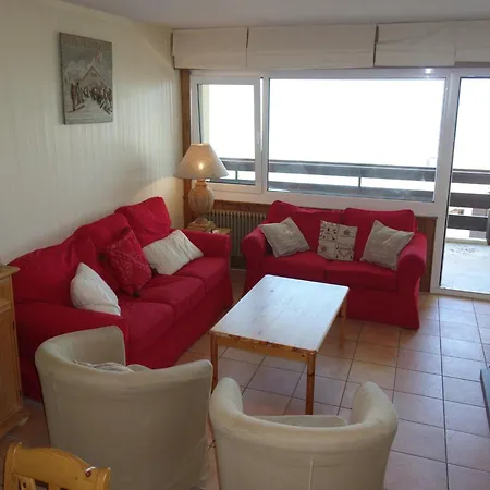 Spacious With Garden Furniture Apartment *