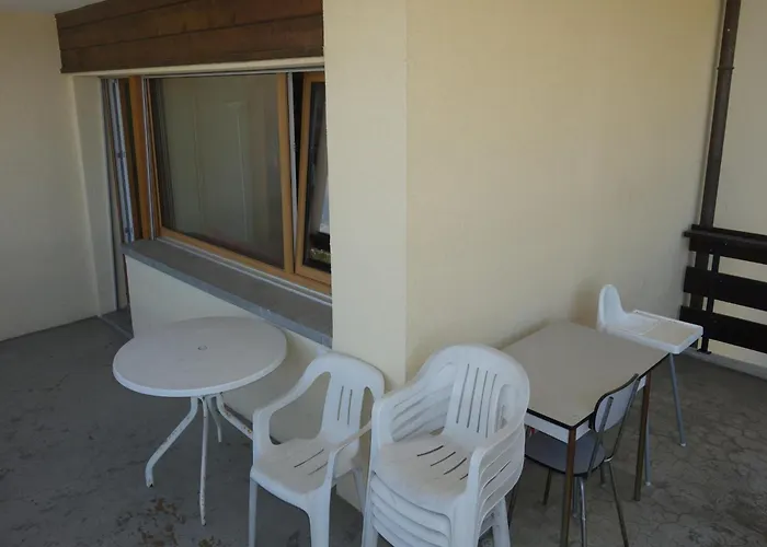 Spacious Near Cable Car Апартаменты *