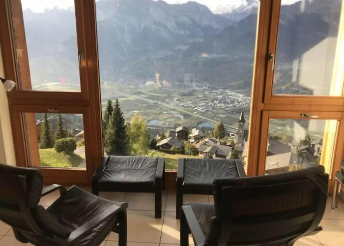 Apartment Spacious Near Cable Car