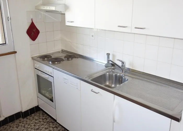 Spacious Near Cable Car Apartment
